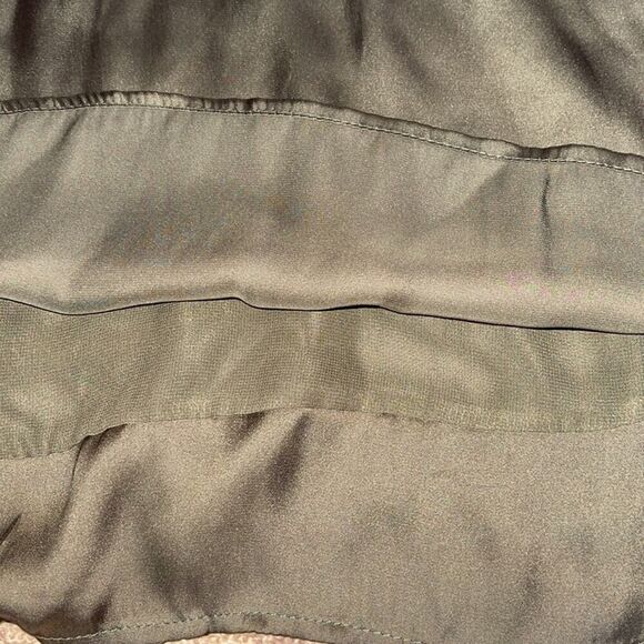 Green flowy camisole w double ruffle L - Picture 5 of 6